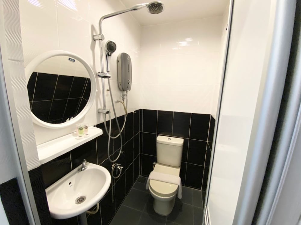 Фото One One 08 Hotel Sungkai