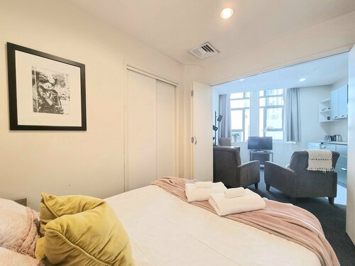 Гостиница Bright & Cozy 1br - Kitchen - Laundry в Окленде