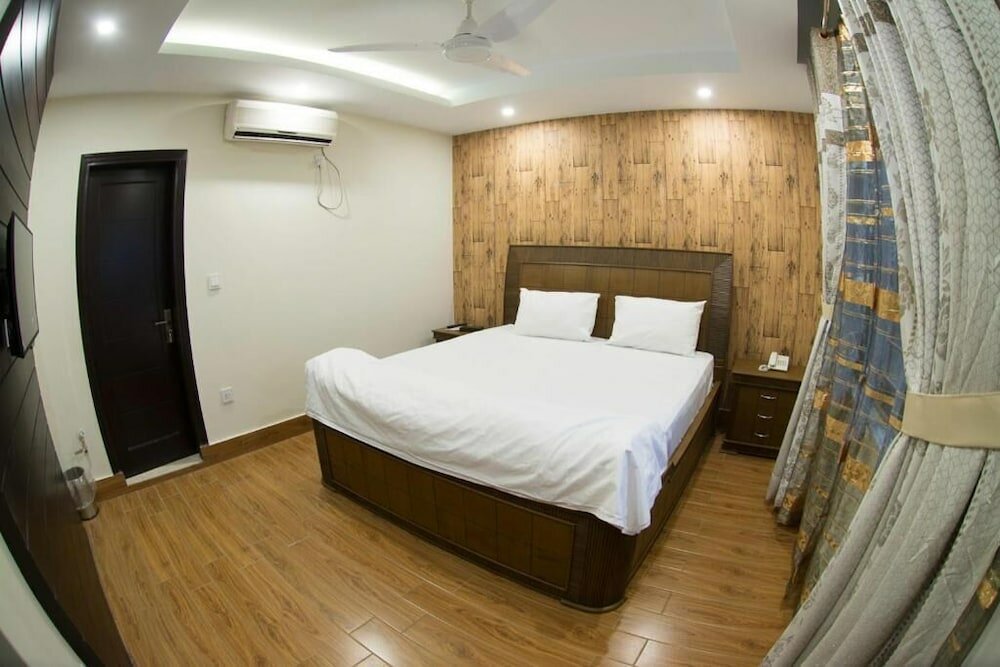 Фото Karakuram Hotel