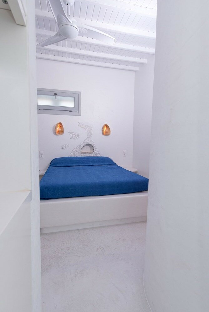 Фото Melesios Mykonos Town Studios