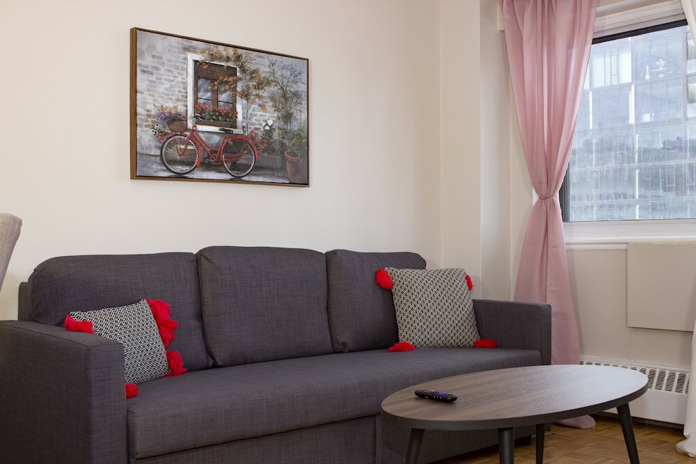 Фото Golden Castle In Montreal