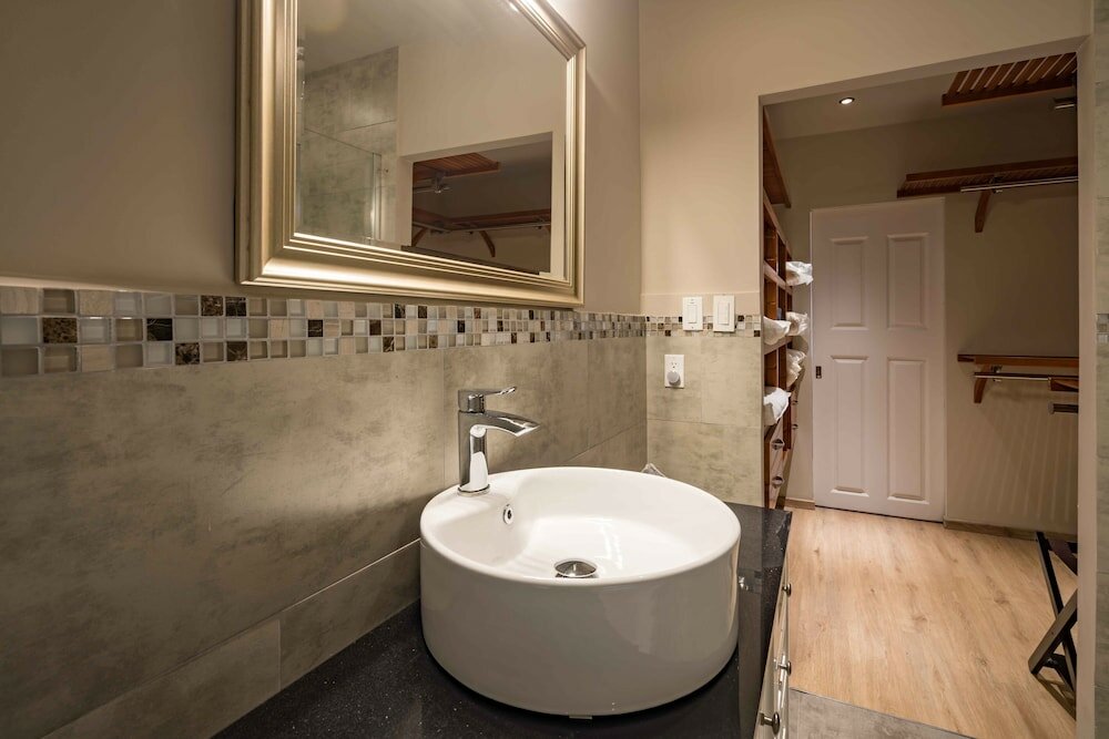 Фото The Yellow Penthouse