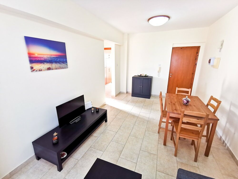 Фото License to Chill Apartment