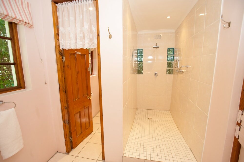 Фото 7 Church Street Guest House