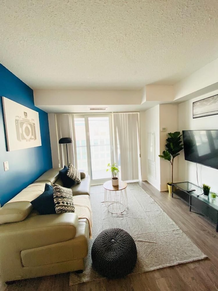 Фото The Bay Suites Mtcc Cn Tower