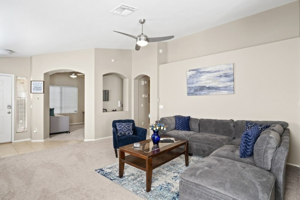 Фото Cozy Hidden Gem - 3br - 1Den w Backyard