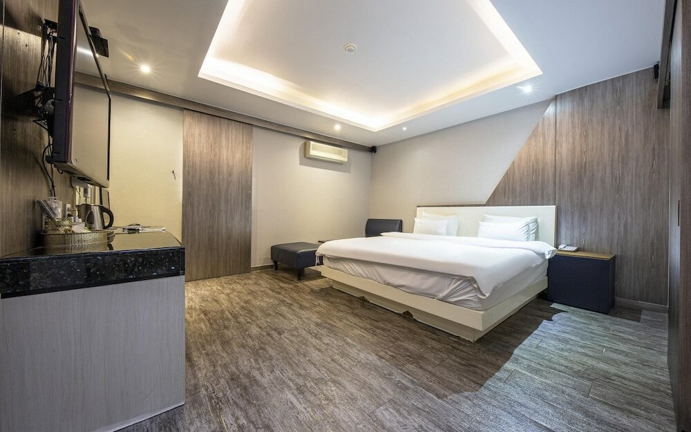 Фото Daejeon Yuseong SPA Tower