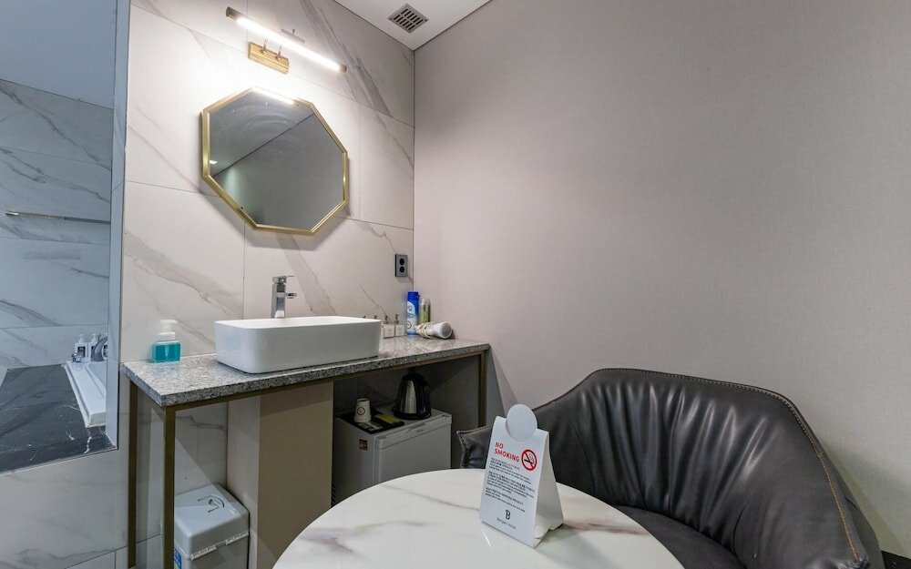 Фото Daejeon Yuseong Bergen Hotel