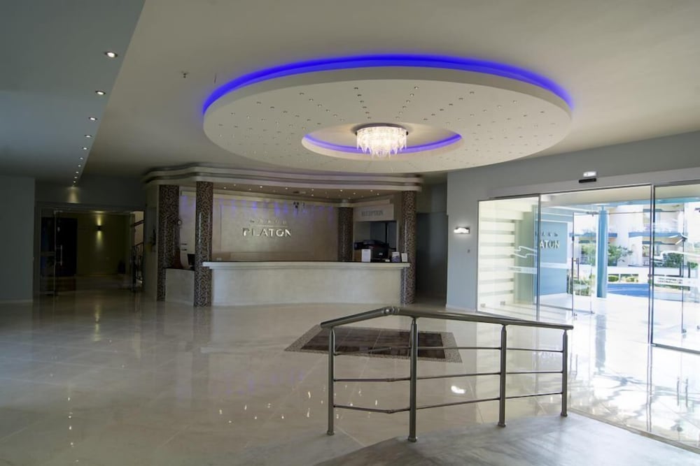 Фото Grand Platon Hotel