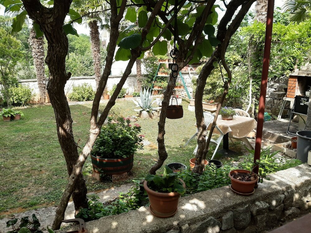 Фото Anamarija Apartments close to the beach