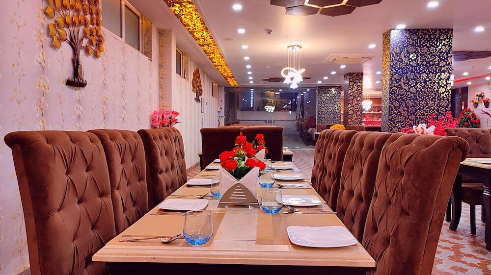 Фото Hotel Aradhna Inn by ShriGo Hotels