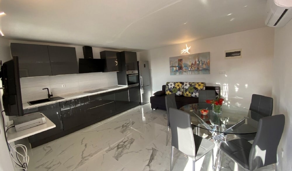 Фото Miroslava - With Pool - A1