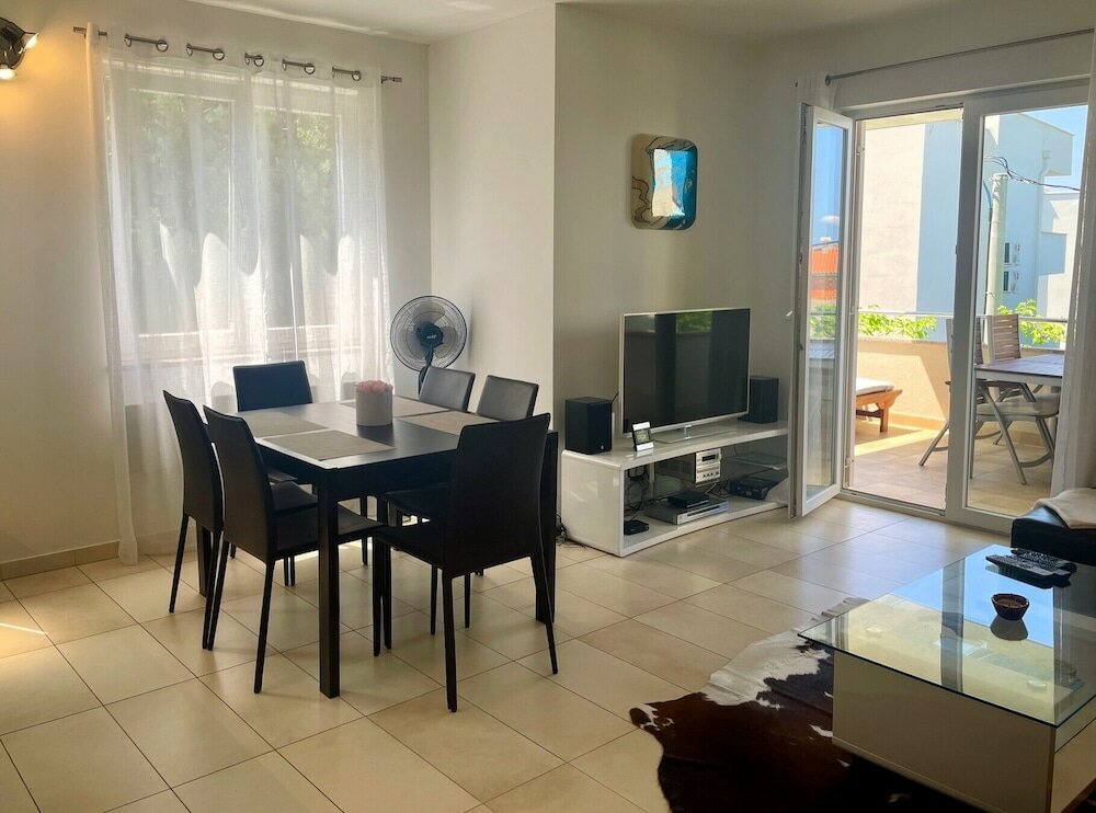 Фото Lily apartment