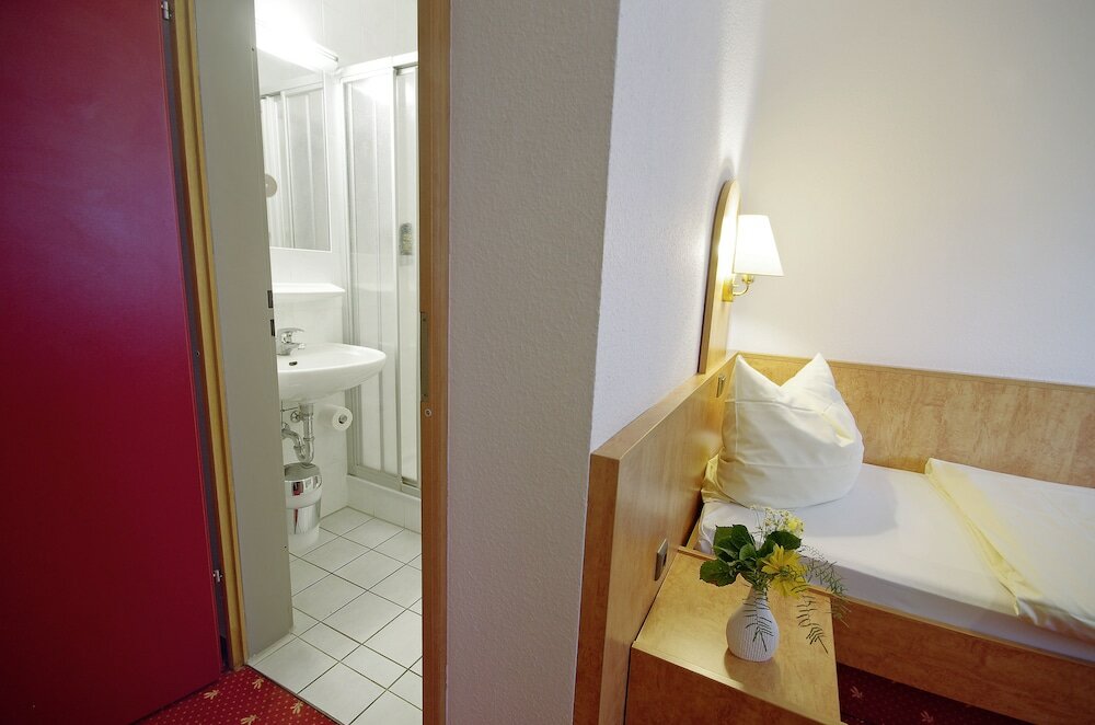 Фото Avalon Hotelpark Königshof