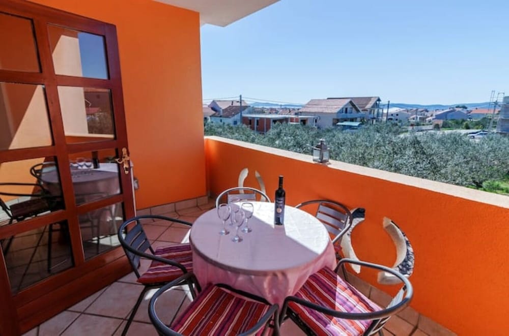 Фото Brane - Free Parking - A4 Rada