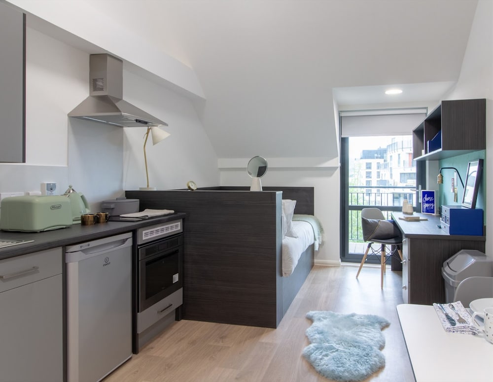 Фото Trendy Studios for Students Only - Bath