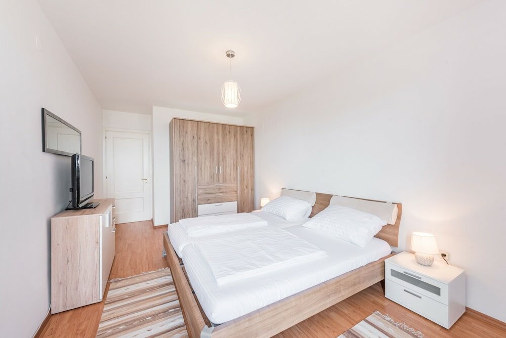 Фото Apartments Mrs Brightside