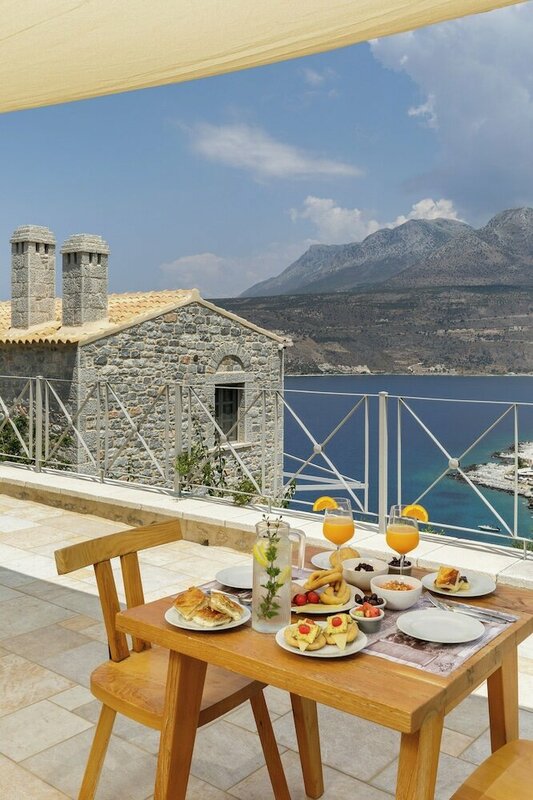 Гостиница Trapela Limeni Luxury Suites