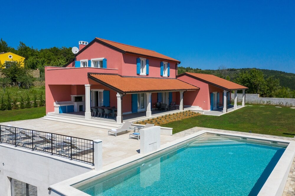 Фото Rainis Hill Top Villa