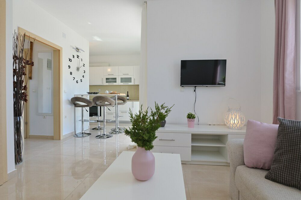 Фото Sunny apartment with a Private Pool