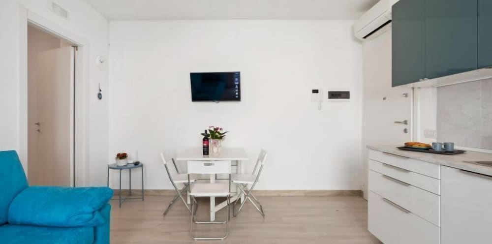 Фото Tra mare e centro! nuovo appartamento x4 con parking