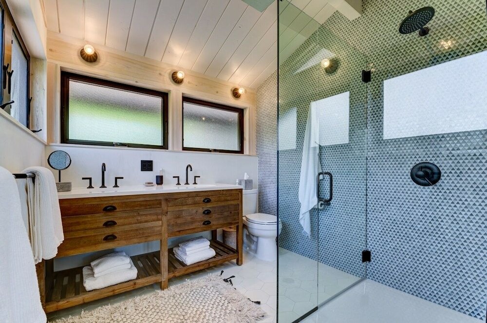 Фото Haena Beach House 2 Bedroom Home by Redawning