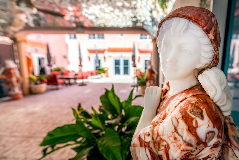 Фото Secret Garden Miami Beach