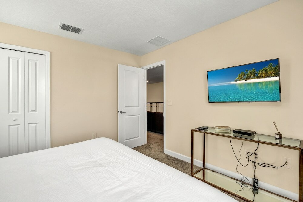 Фото 4530 Narrative Ln