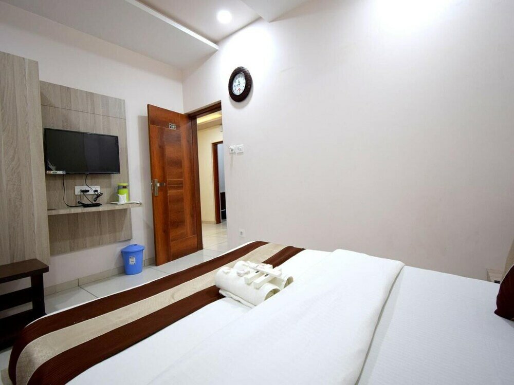 Фото Отель Embassy