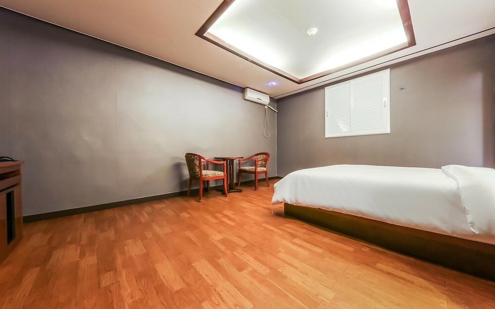 Фото Daejeon Yongjeon Sky