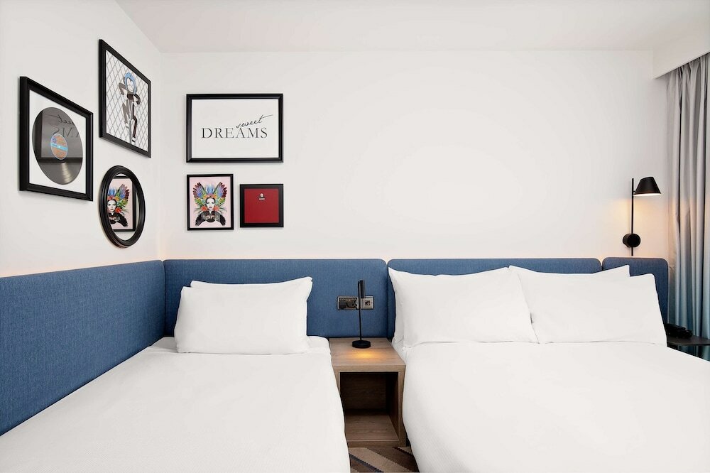 Фото Hampton by Hilton High Wycombe