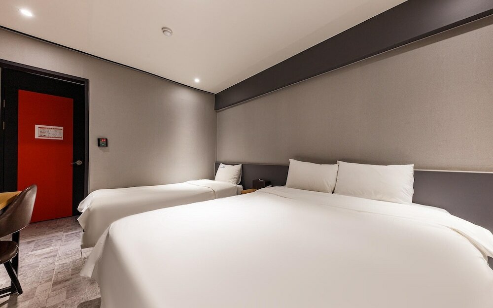 Фото Daejeon Daesa Hotel Bus