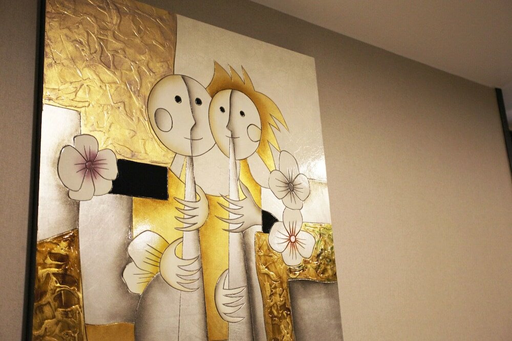 Фото Suwon City Hall Station Tumi