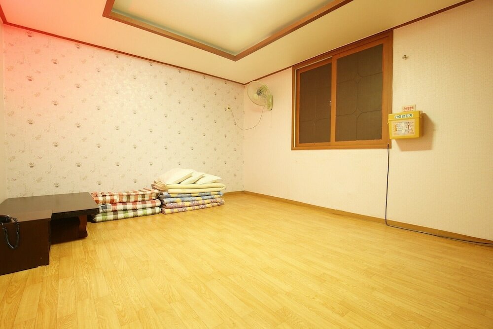 Фото Daejeon Yucheon Co-o