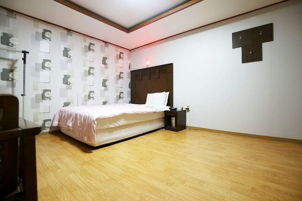 Фото Daejeon Yucheon Co-o