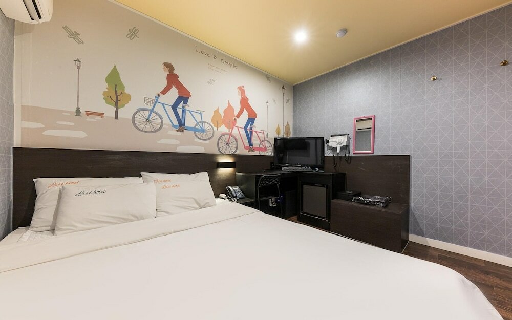 Фото Changwon Jinhae Hotel Lrui