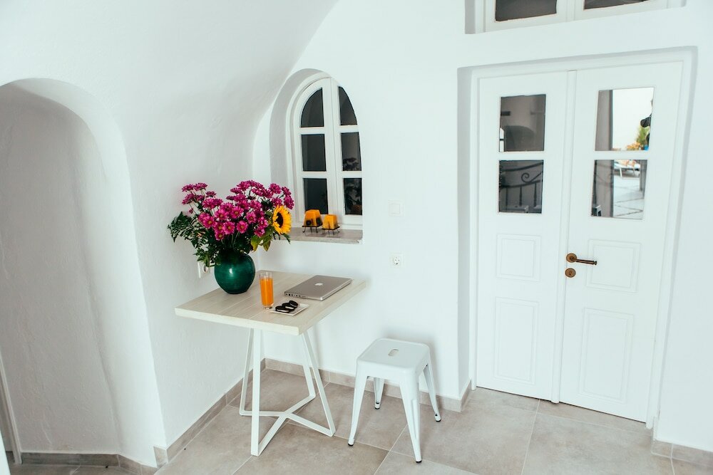 Фото Day One Fira Mansion