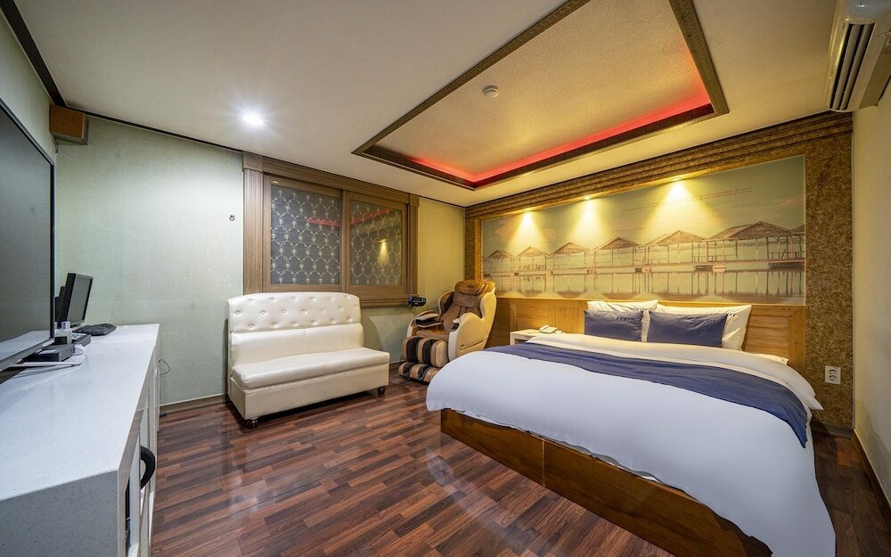 Фото Changwon Myeongseodong Hotel Sky