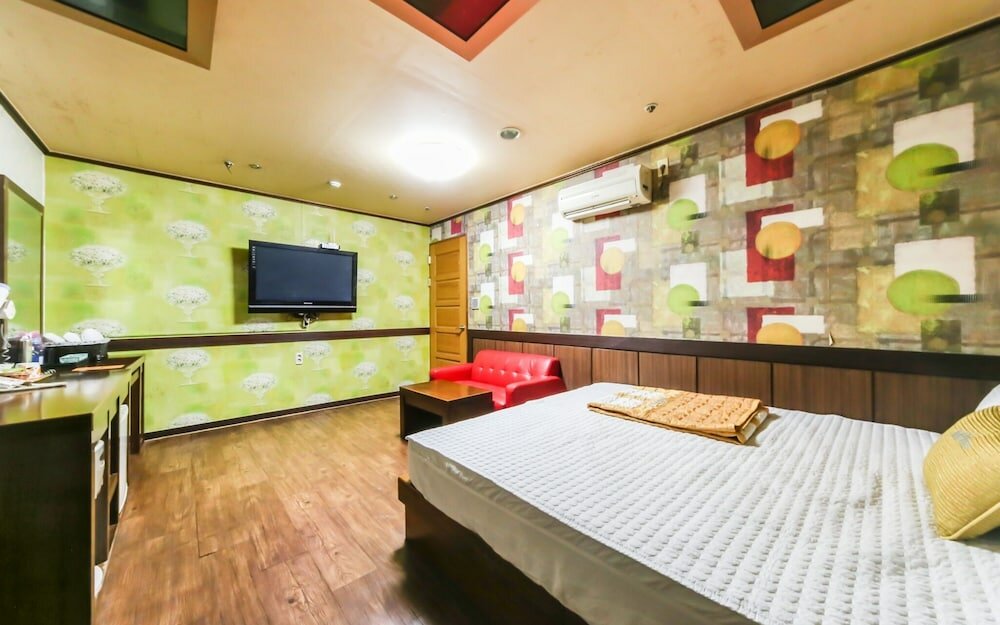 Фото Changwon Jinhae Yongwon Mu