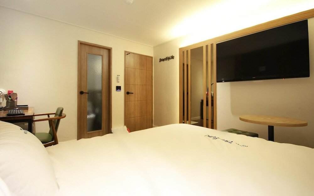 Фото Changwon Jinhae Hotel Two Heart