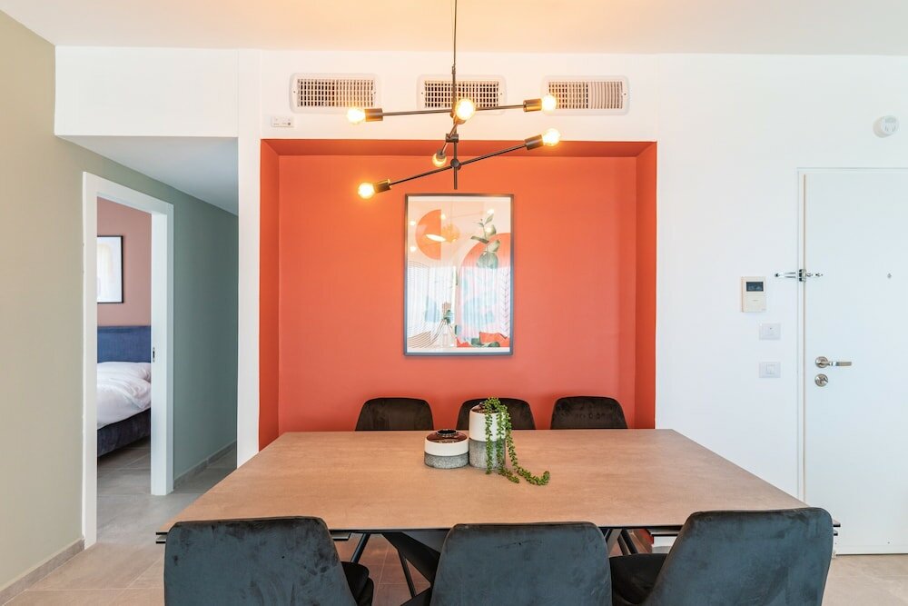 Фото Bright Sunny Holiday Home with Sea Views