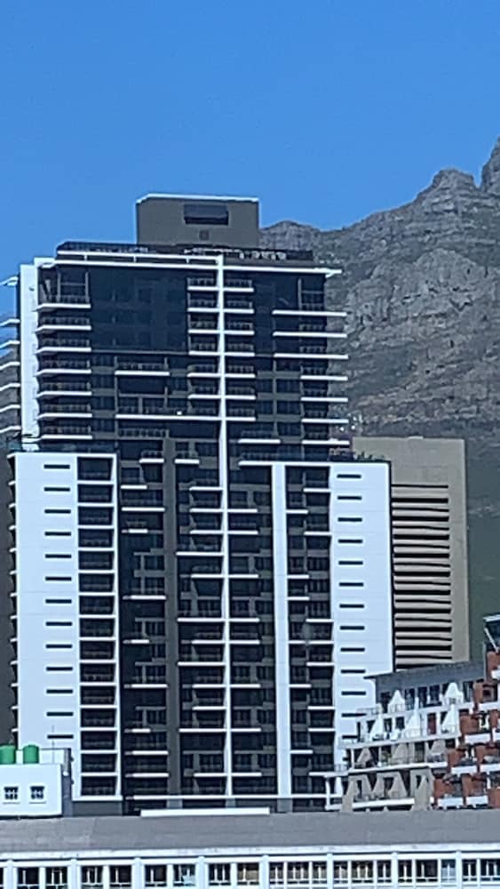 Фото Urban Elephant 16 on Bree