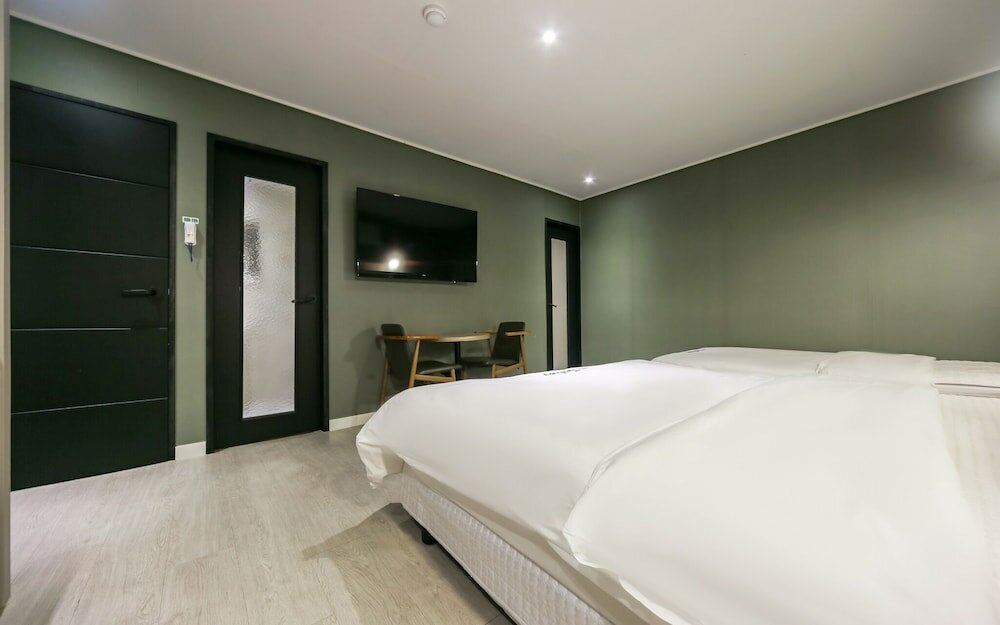 Фото Changwon Jinhae Hotel Two Heart