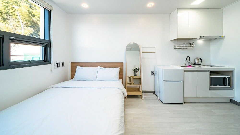 Фото Yeosu Nangmanstay Pension