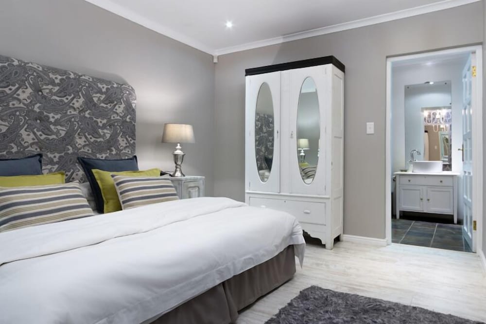 Фото Riverside Boutique Hotel