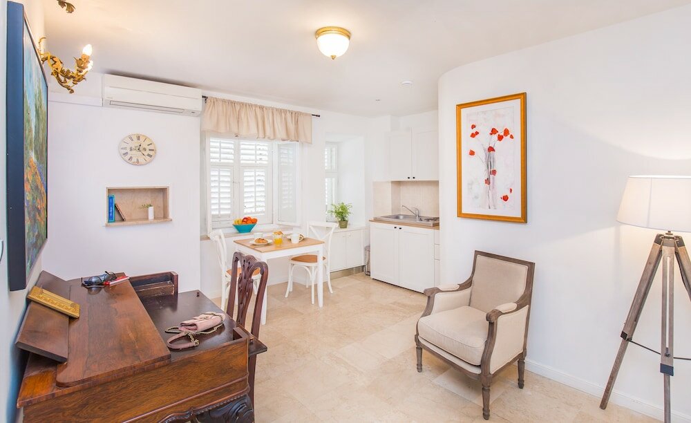 Фото Steps Old Town Apartments by Irundo