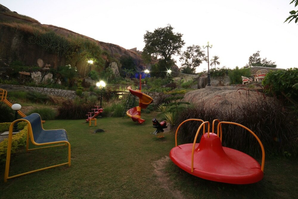 Фото Hotel Karnavati