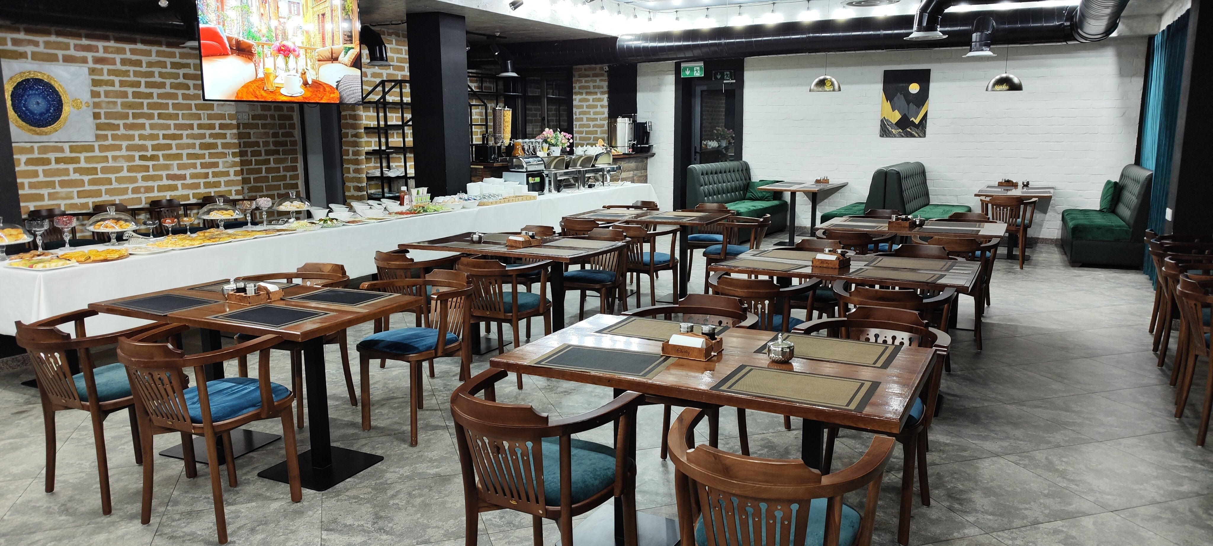 Фото Alpha Plaza