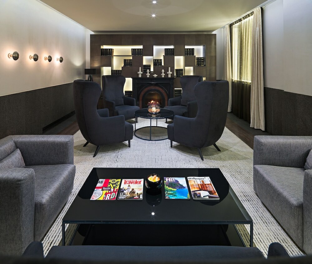 Фото H10 Urquinaona Plaza