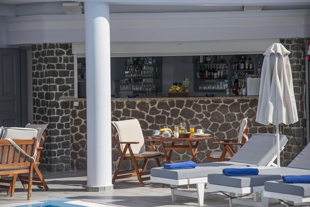 Фото Blue Waves Hotel